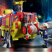 imagen 3 de operación de rescate con camión de bomberos
