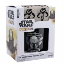 imagen 3 de set de taza y calcetines the mandalorian