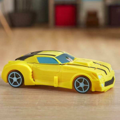 imagen 3 de figura bumblebee transformers hasbro