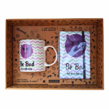 Imagen conjunto libreta y mug emoticon - be bad