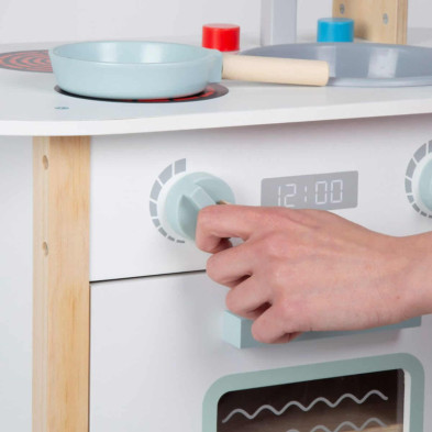 imagen 2 de cocina de madera con accesorios