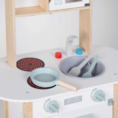 imagen 4 de cocina de madera con accesorios