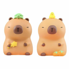 imagen 2 de hucha capybara pvc 21cm - modelos surtidos