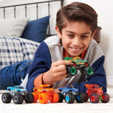 imagen 2 de set megalodon vs batman vehículos monster jam