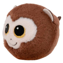 Vista lateral del peluche tipo bola con cara de mono orejas pequeñas visibles pelaje marrón y beige