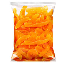 Bolsa transparente con tiras de melón deshidratado de color naranja y amarillo